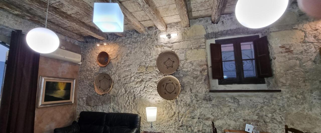 Loft Sant' Efisio Apartment กาญารี ภายนอก รูปภาพ