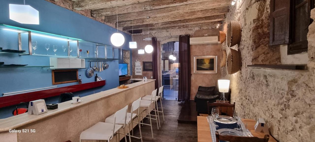 Loft Sant' Efisio Apartment กาญารี ภายนอก รูปภาพ